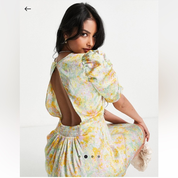 Vero Moda satin mini dress with ruched detail pastel floral - Picture 2 of 8